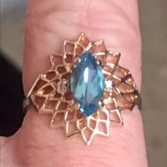 ❌❌❌SOLD❌❌❌ 10KT GENUINE BLUE TOPAZ , DIAMOND RING - Picture 14 of 15